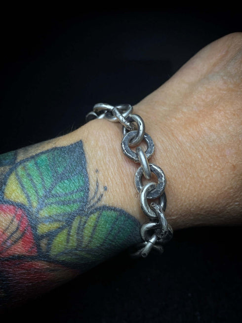 Round Broken Link Bracelet